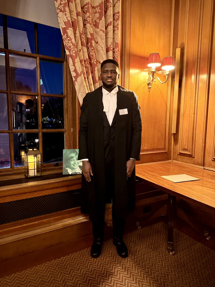 Abdallahyd01's tweet photo. SON OF A LAWYER. NOW A LAWYER. 

Called to the bar of England &amp; Wales 

Alhamdulillah. https://t.co/E61LnoDuJ0