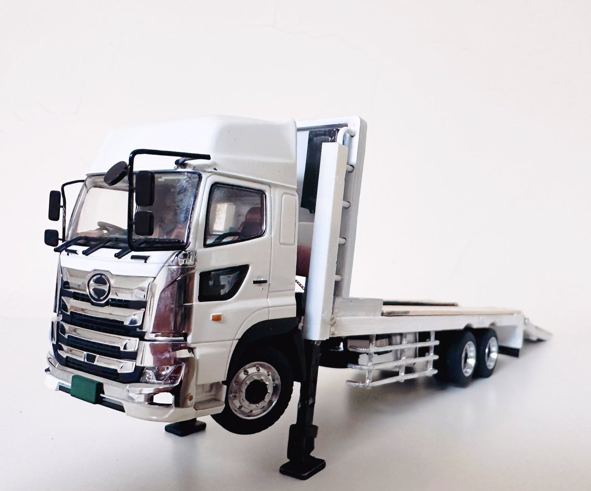 LEICHONHONG1's tweet photo. 1:50 日野 プロフィア 6x4
#重機運搬車 https://t.co/cSwwAQTxHJ
