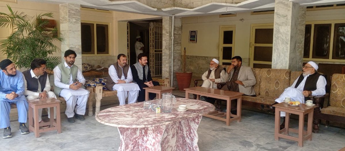Nawazmohmand11's tweet photo. بحجرہ حاجی دلاور خان مہمند:
پاکستان تحریک انصاف کے سینئر رہنما اور سابق ایم پی اے PK66 بابر علی خان مہمند نے عید کے دوسرے روز اپنے حجرے میں پارٹی رہنماؤں اور مختلف علاقوں سے آئے ہوئے مہمانوں سے ملاقات کی اور عید کی مبارکباد پیش کی۔
#EidulFitr2026 #2ndDay https://t.co/VhOzMwfASk