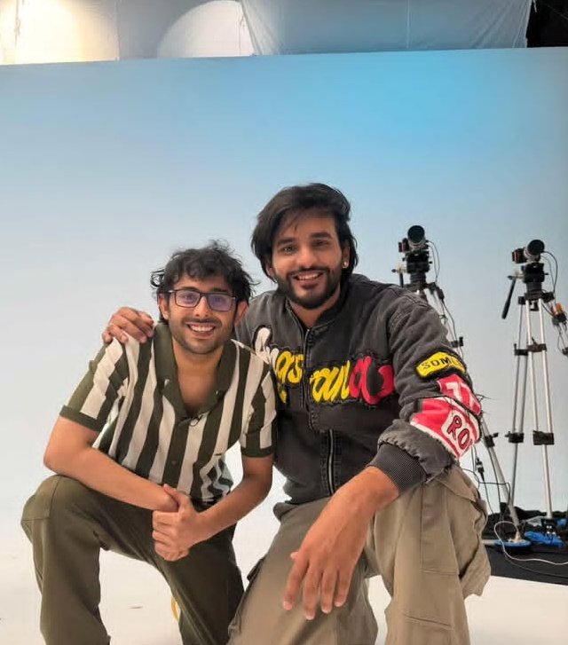 Karan 👀 tweet media