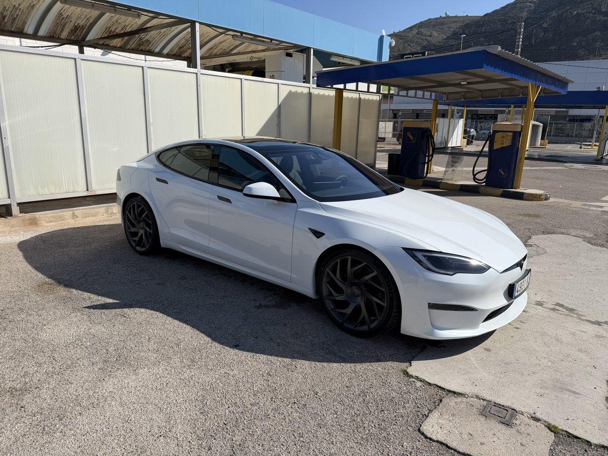 Aland≡Bru tweet media