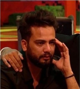 Karan 👀 tweet media