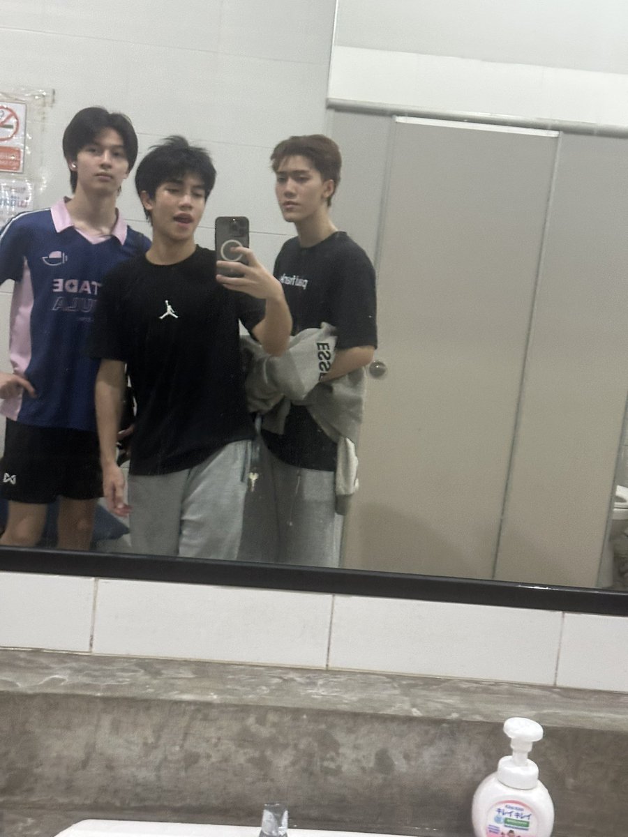 Voska.krin tweet media