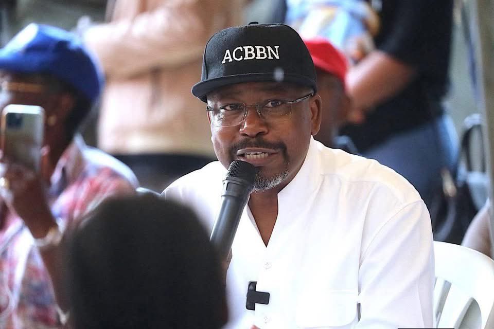 «Ce qui frappe chez M . <a href="/BilieByNze/">Bilie-By-Nze</a> c’est d’abord la discipline et la lucidité politique. Il faut reconnaître en lui un acteur constant, un opposant structuré, qui ne se contente pas de réagir.»

André MOURE OKOUME

#Gabon