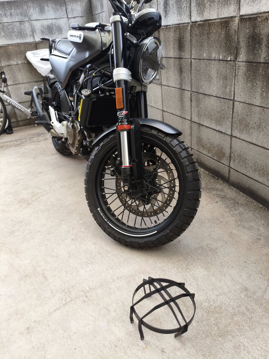 Yasube@ZC32S & Svartpilen125 tweet media