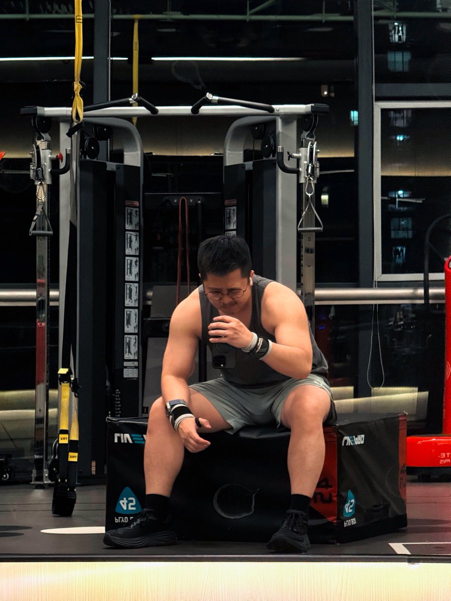 error404 tweet media