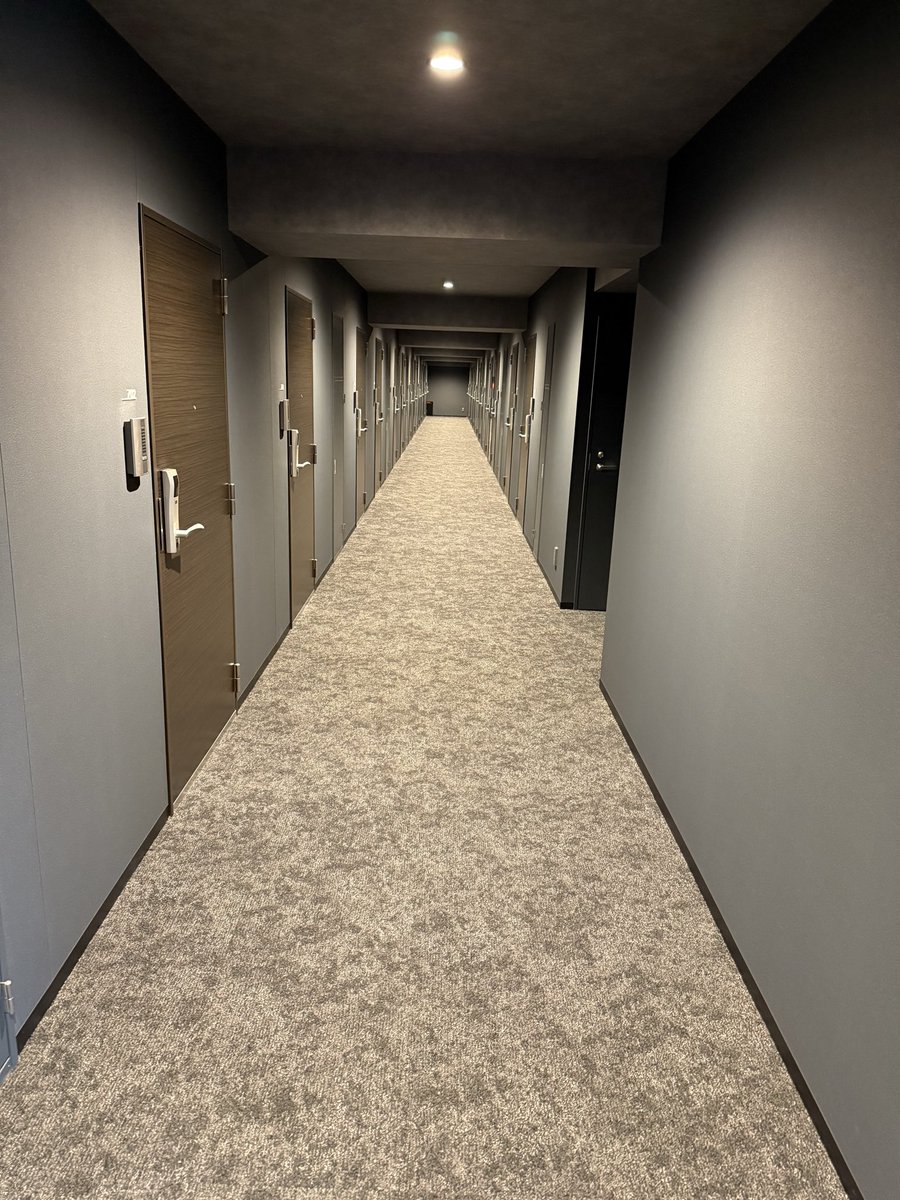 RyojiNi's tweet photo. この週末は引っ越し作業でした！
以前の建物は老朽化で取り壊しが決まり、余儀なく引っ越しをせざるを得ない状況となり、新たな移住地は天王洲アイルにほど近い新築物件…広島の田舎育ちにはむず痒い心地で、お洒落な通りを、そわそわしながら歩きました（笑）
…慣れるかな〜（笑）
#引っ越し，#品川 https://t.co/WN1EnCAaXo