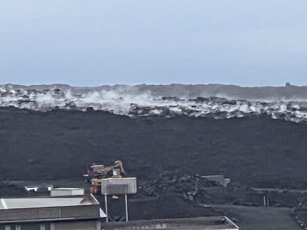 Ya han pasado unos años del volcán Tagojaite, verdad?? Pues todavía la lava está caliente. Vean el vapor saliendo después de las lluvias <a href="/ita_dc/">Itahiza</a> <a href="/IGME1849/">Instituto Geológico y Minero de España</a> <a href="/AEMET_Divulga/">AEMET Divulga</a> <a href="/AEMET_Canarias/">AEMET Canarias</a> <a href="/VickyPalmaMeteo/">Vicky Palma</a> <a href="/AGMCan/">AGMC - Actualidad Geográfica-Meteorológica de 🇮🇨</a> <a href="/IvanChamizo/">Meteo Málaga</a> <a href="/tenerife_meteo/">Meteo_Tenerife</a>