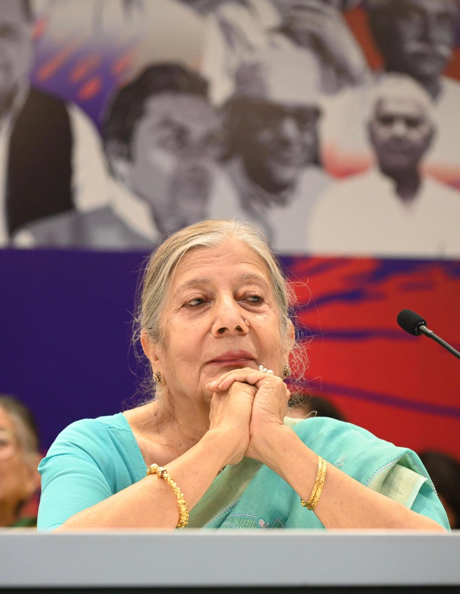 फसल बदलनी है तो बीज बदलने होंगे।

स्त्री के प्रति जब मूलभूत मानसिक बीज बदलेंगे तभी उनकी सामाजिक-आर्थिक स्थिति में बदलाव आएगा। इसी संदर्भ में ‘मालती देवी-मूर्ति देवी महिला सम्मान समारोह’ के माध्यम से हमने उन महिलाओं को सम्मानित एवं प्रोत्साहित करने का प्रयास करा है जिनकी प्रतिभा,