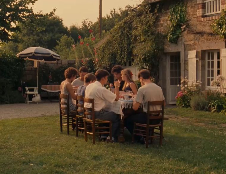 venvler's tweet photo. j'aspire à devenir un personnage low cortisol dans un rohmer https://t.co/Sjky1PVklt