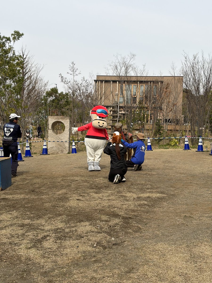 akoustam tweet media