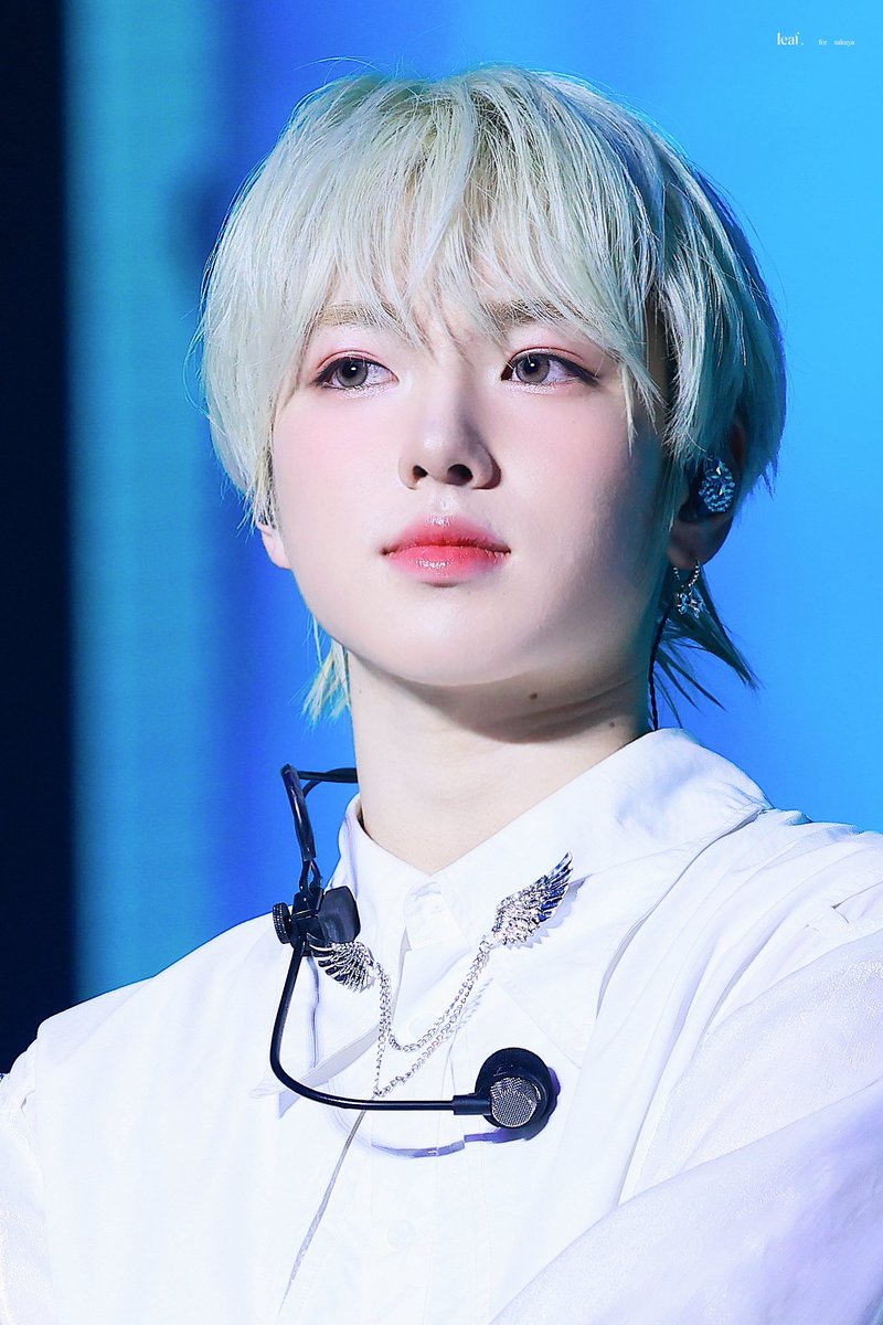 𝐥𝐞𝐚𝐟. tweet media