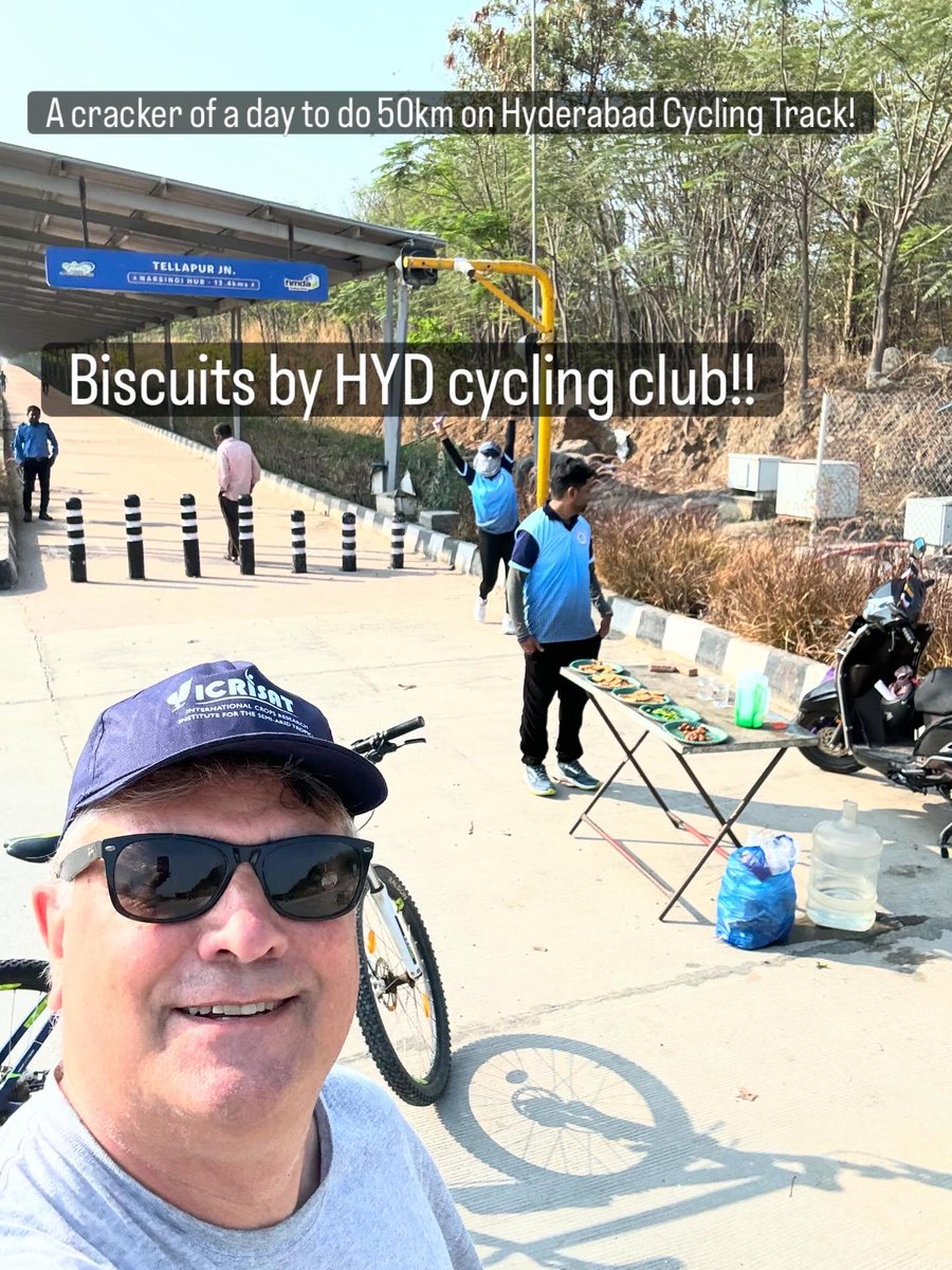 DrStanfordBlade's tweet image. A perfect morning to do 50+ km on the #Hyderabad #cycling track! Great layout, solar panels on shade roof, artwork and the @HydCyclingTrack had biscuits! #biking @CyclistsGroup