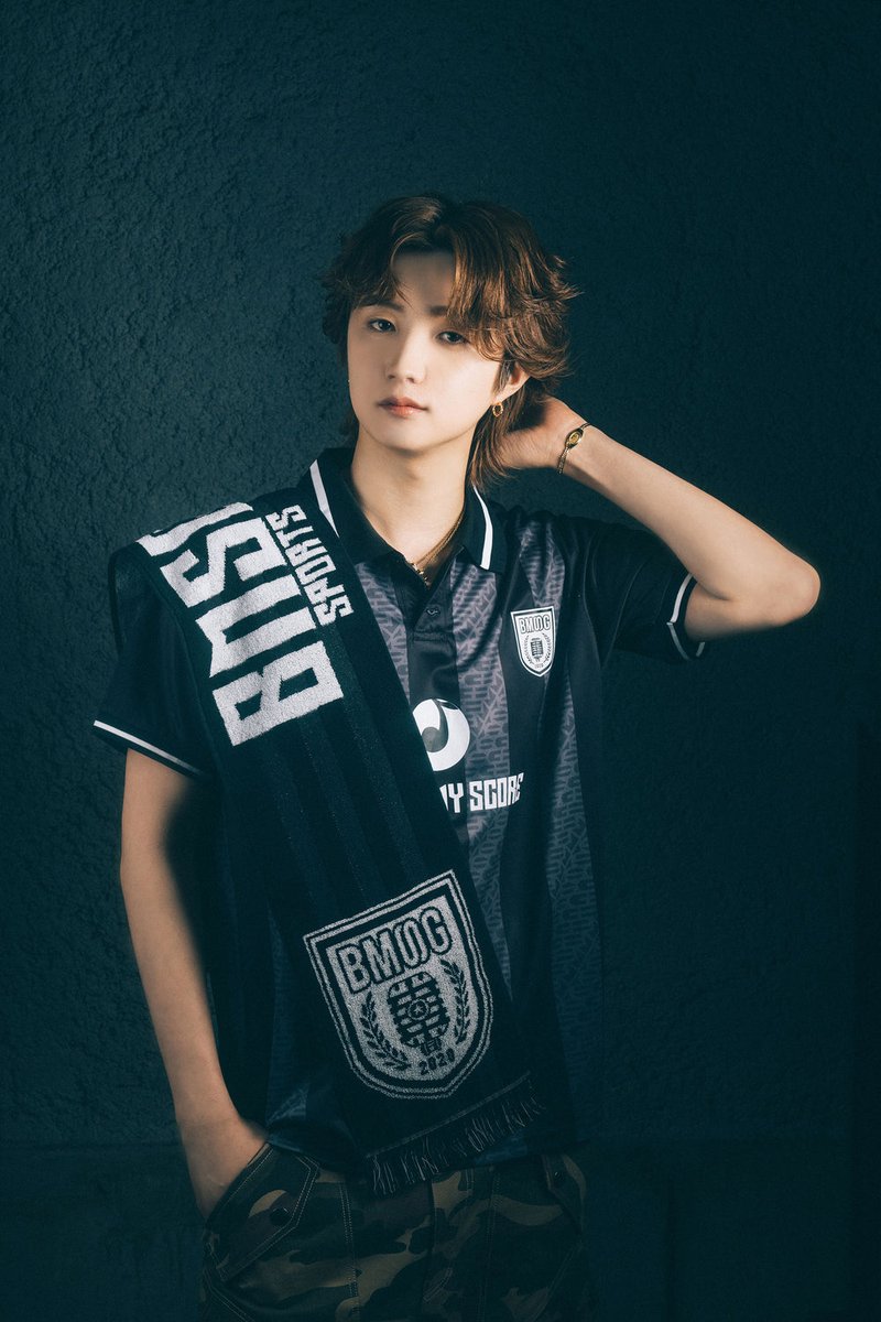 BMSG SPORTS 2026 S/S COLLECTION サッカーシャツのデザインは、JUNON