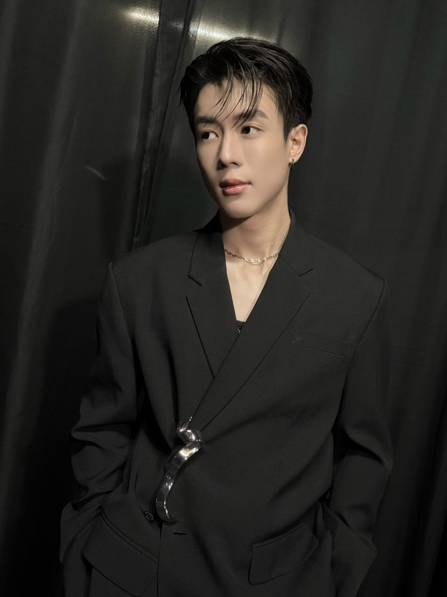 ⋆˙⟡โหจาร.. พี่ให้.. ไป๊ปนิวพร้อมแล้วนะค้าบบ เป็นไงบ้างลุคนี้ ชอบม้ายชอบม้าย(˶˃ ᵕ ˂˶)

🔑GELBOYS LINE MELODY AWARD
#LMMA2025xGELBOYS #LMMA2025
#LINEMELODYMUSICAWARDS2025 
#PIDEmonthapoom #NEWCHAYAPAK 
#GELBOYS 
#LOOKE