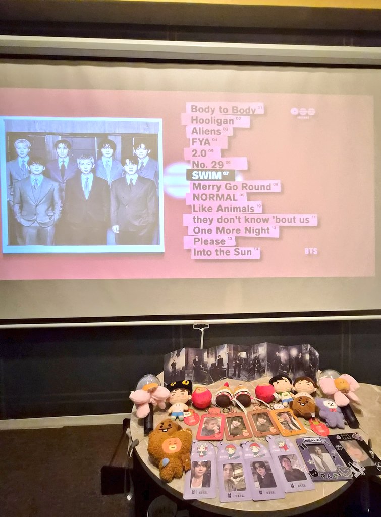 🐱🐱でComebackLiveシアタールーム借りて観てきた❤❤❤
最高すぎて…
今回は全落ちやったけどライビュは当たりますように🎯
来年こそはLive行きたいなぁ🥺

#BTS_ARİRANG 
 #BTSİSCOMİNG