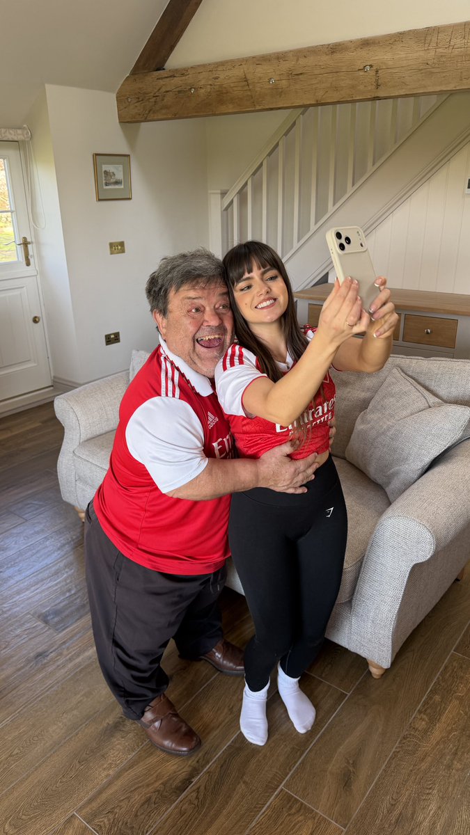 Leah Ray tweet media