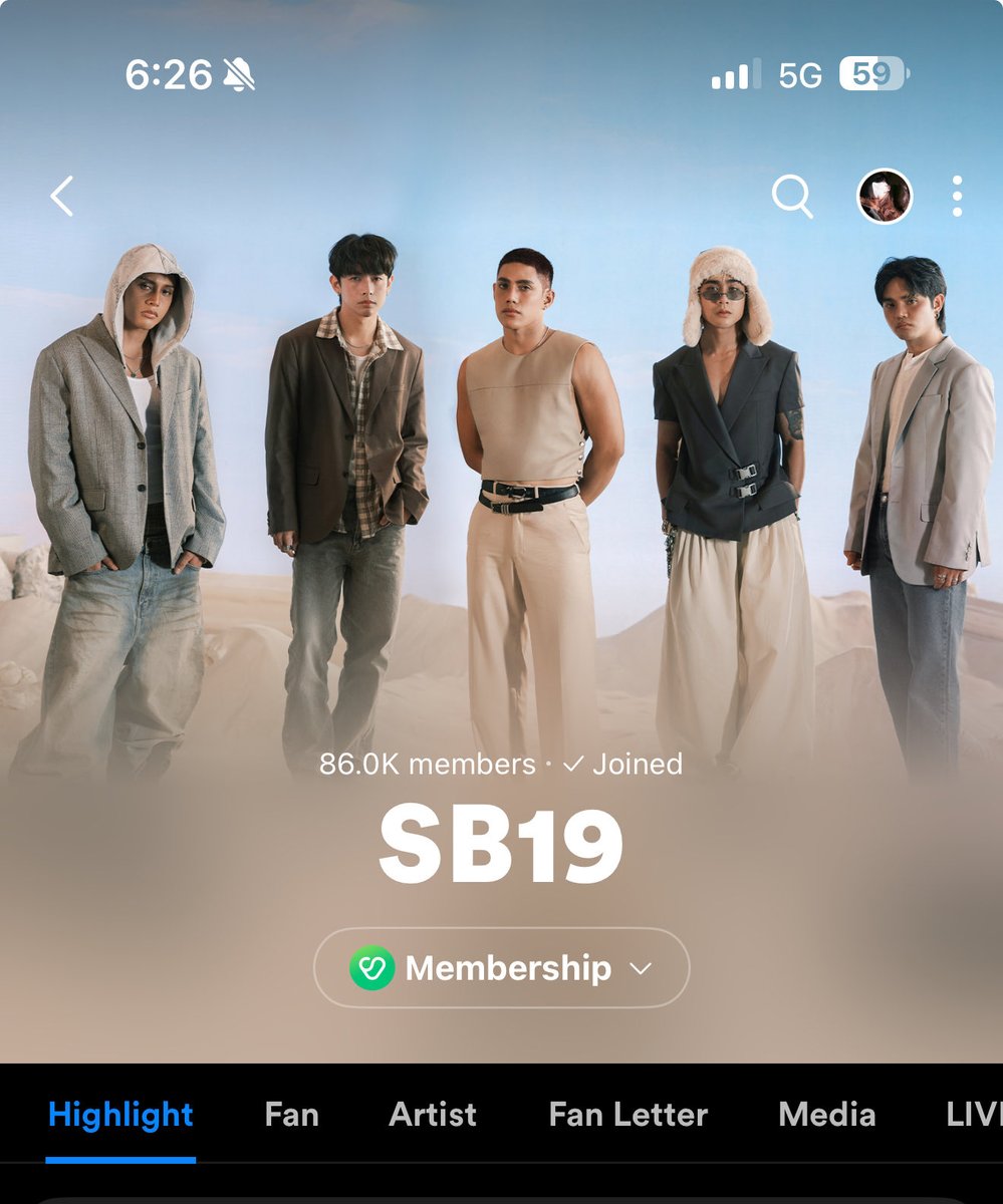 AngelaRH tweet media