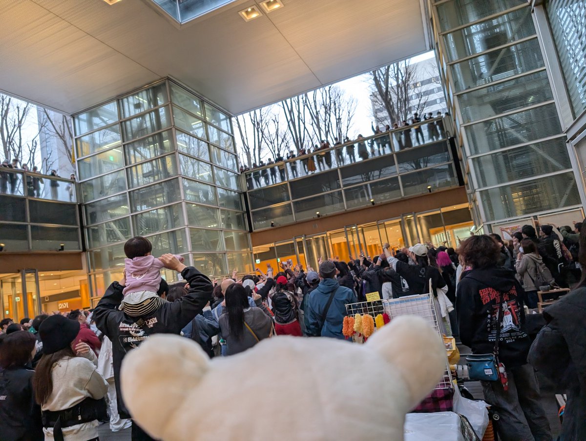 Un Complex。 tweet media