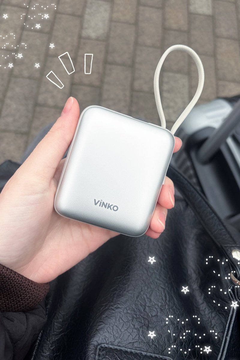 momo0se_'s tweet photo. VINKO様からモバイルバッテリーのご提供していただきました❕✨
ケーブルが2種類内蔵されておりコンパクトなのに10000mAhで大容量!コスイベでめちゃくちゃ役立ちそうでおすすめです〜🙌
商品リンクはリプ欄から飛べます⬇️
#vinko #vinko充電器 #pr https://t.co/lCGUY34Co5
