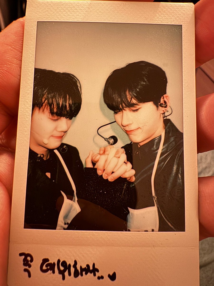 HOURLY2BINZ's tweet photo. #2BINZ #SUNGHANBIN #KIMGYUVIN #투빈즈 #성한빈 #김규빈 https://t.co/sfSjybfGBV
