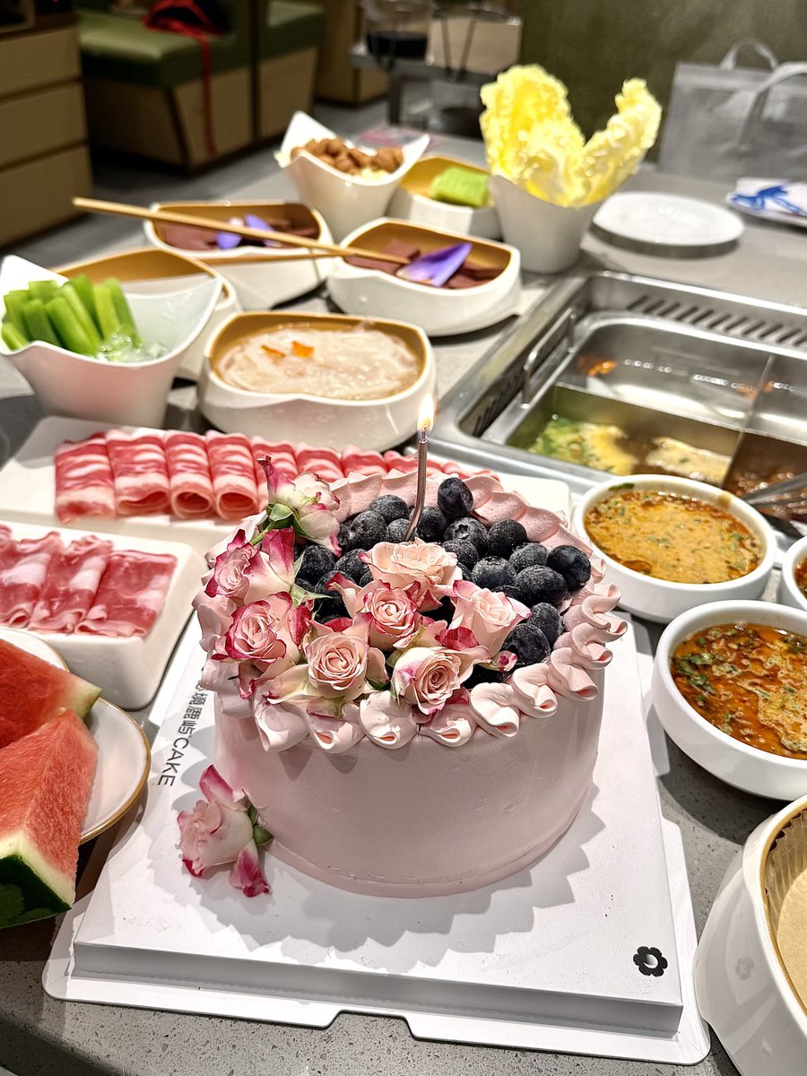 小熊崽和他的妈咪 tweet media