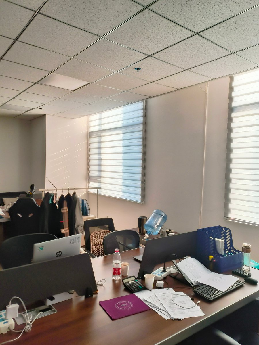jaycash54's tweet photo. When your boss says "quick 5-minute meeting"… and 25 minutes later you’re still debating if the office plant needs a bigger pot  #OfficeLife #MeetingMemes https://t.co/A6fc8s1DvM