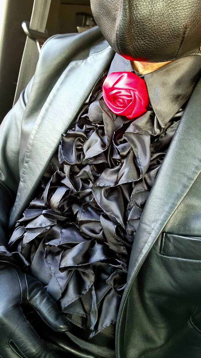 dracula___leather tweet media