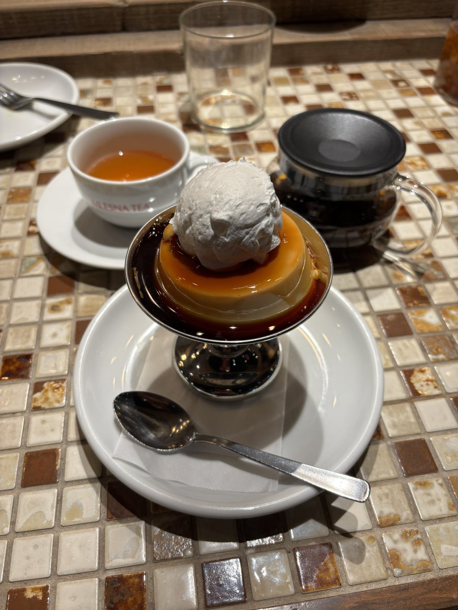 しおん tweet media