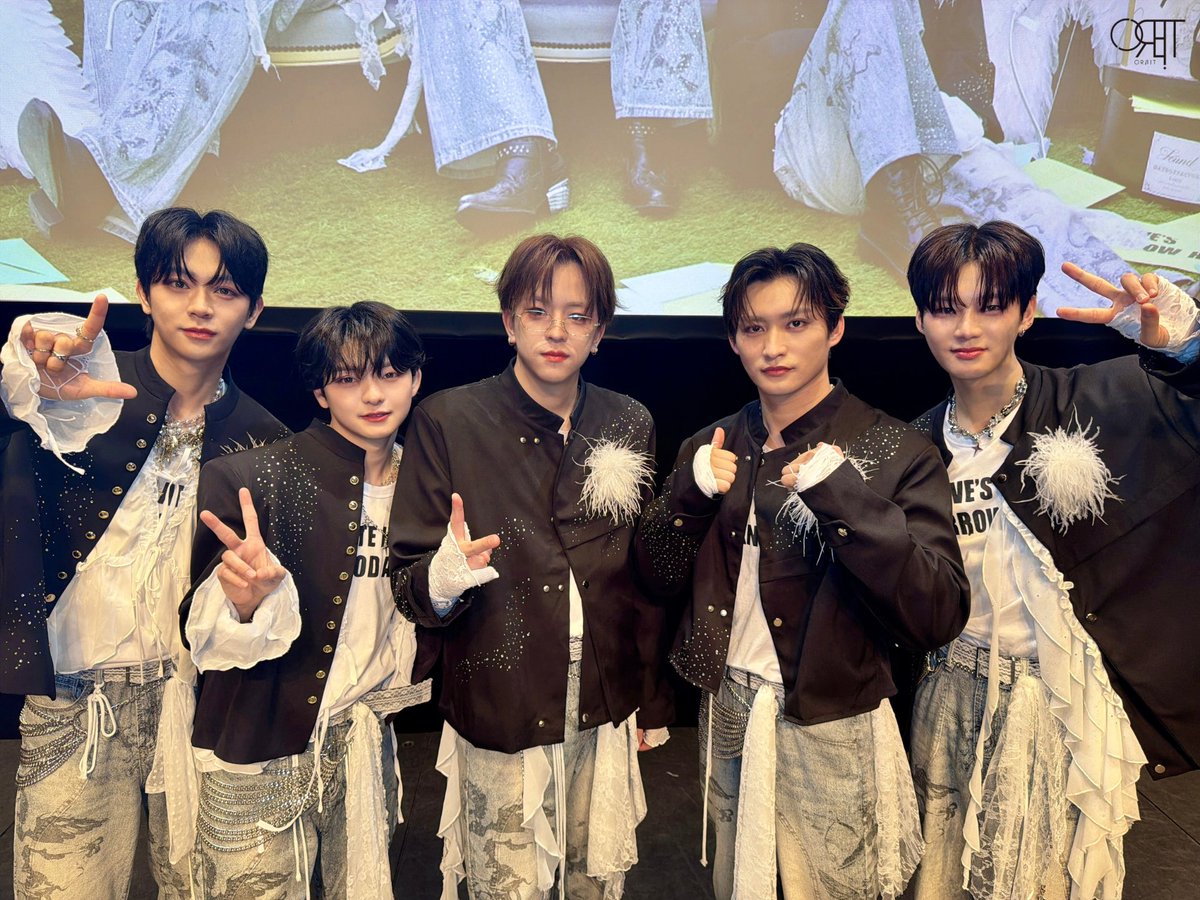 orbit5_ofcl's tweet photo. #ORβIT #ORβIT_LINEMENOW

“𝐋𝐈𝐍𝐄 𝐌𝐄 𝐍𝐎𝐖” 𝐑𝐞𝐥𝐞𝐚𝐬𝐞 𝐒𝐡𝐨𝐰𝐜𝐚𝐬𝐞
@ TIAT SKY HALL
ありがとうございました🔥

' TODAY'S ORβIT SETLIST '
M01. LINE ME NOW
M02. DADADA
M03. On your lip
M04. Clazy Love [1部] ／ Our gravity [2部]
M05. ALL BEAT

NEXT Release Event
🗓 3月27日（金）19:00〜
📍 アリオ八尾 1F 光町スクエア（大阪府）
🔗 https://t.co/48jZOvsJFD

━━━━━━━━━
New Single『LINE ME NOW』
🗓 2026.04.07 (Tue.) Release
🔗 https://t.co/MqEMYsaAhV

3月29日（日）ヨドバシカメラマルチメディア梅田（大阪府）
4月5日（日）ヨドバシカメラマルチメディア梅田（大阪府）/ TSUTAYA EBISUBASHI（大阪府）※抽選イベント
4月7日（火）東京都某所

Release Showcase ※チケット一般発売受付中！
https://t.co/sjr6SBSUjB
3月28日（土）GRAFFY HALL（大阪府）

「LINE ME NOW」SECRET PARTY
4月4日（土）B.B.S. Event Dining（大阪府）

※詳細は決まり次第、随時オフィシャルサイトにてお知らせいたします。
━━━━━━━━━

#EαRTH