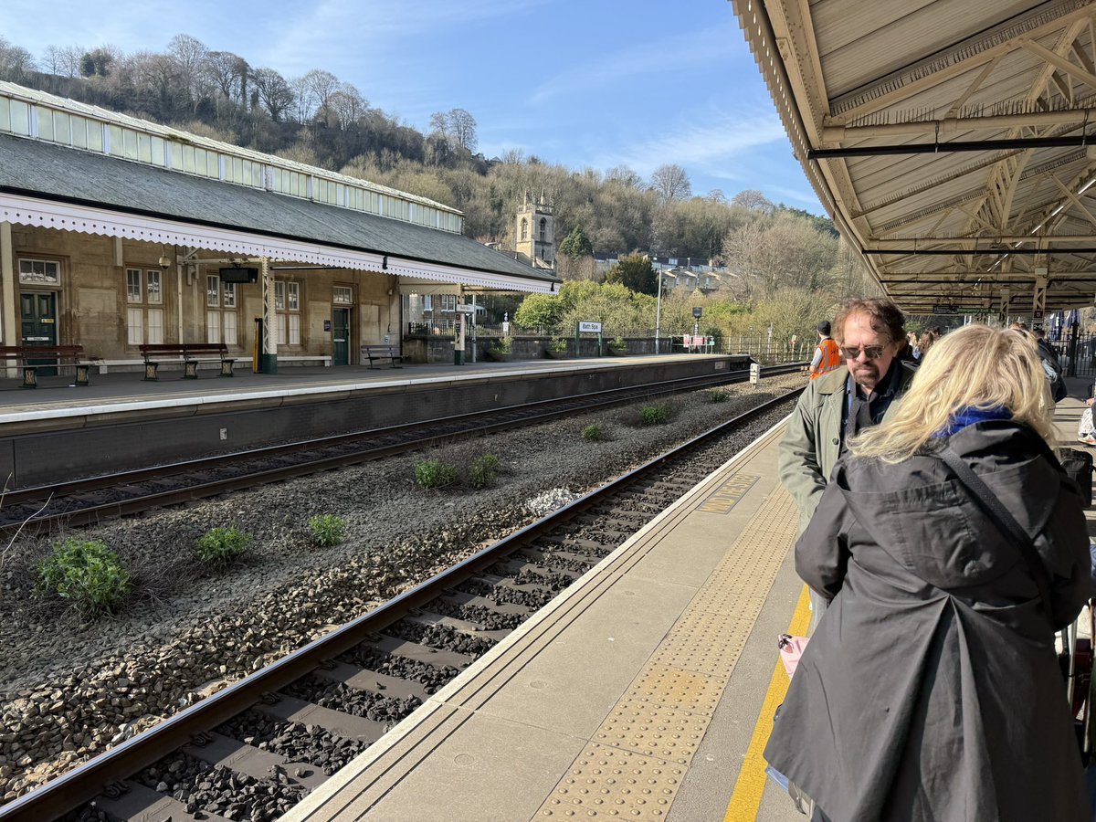 Wayne J Oliver tweet media