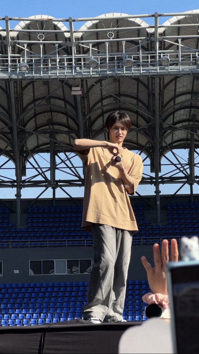 ninis 🌸 tweet media