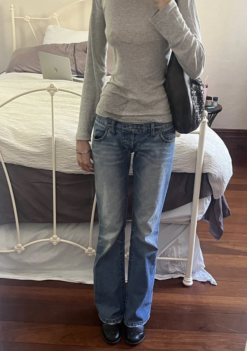 𝒜𝓁𝒷𝒾 🪽 tweet media