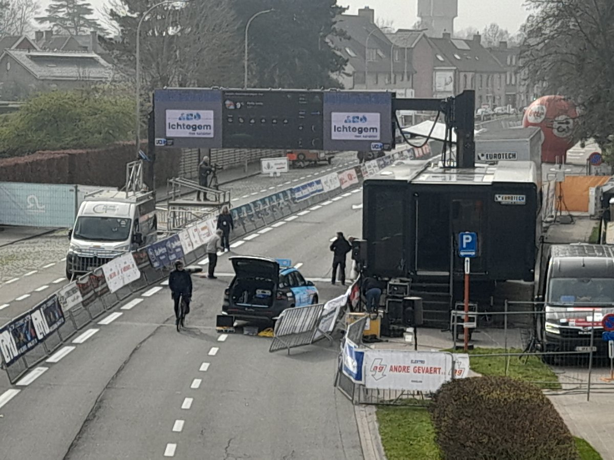 Ho, une course! Pas la plus belle des villes mais une bonne arrivée.