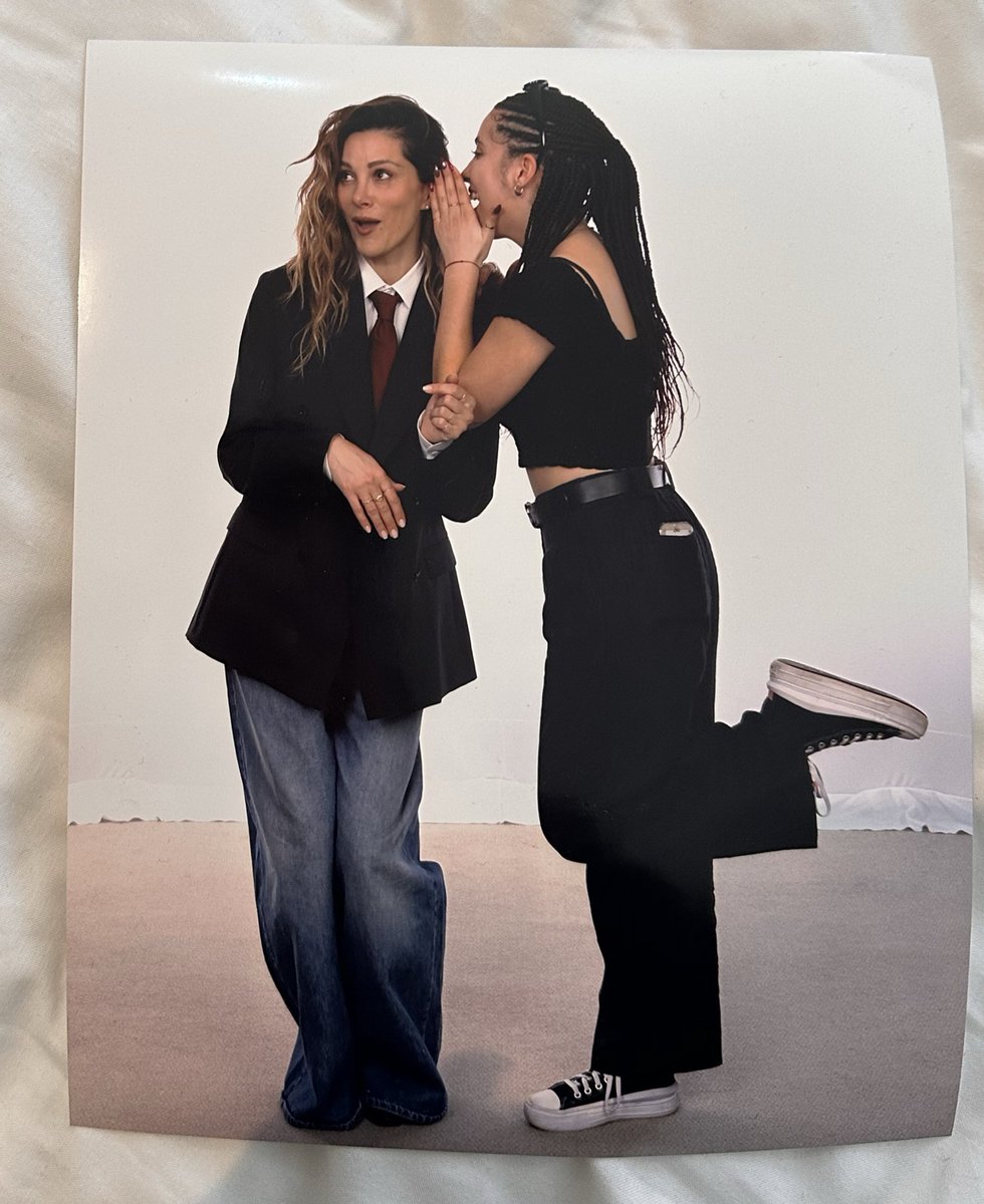 amelia♡ tweet media