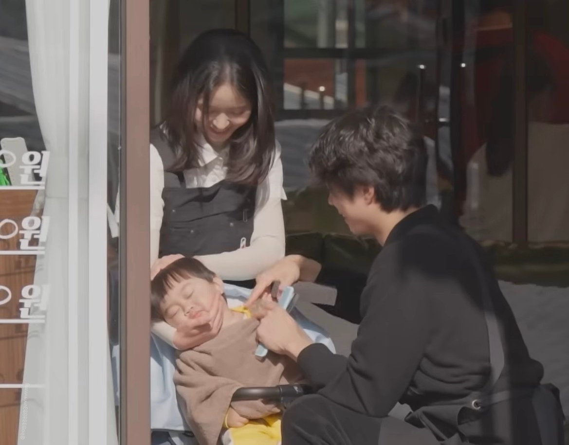 qldzdmry's tweet image. Sohyun &amp;amp; bogum 
#goodboy dizisinde ki karakterlerinin evli mutlu çocuklu versiyonu olarak algılıyorum yhaa çıldırmalık 🫠