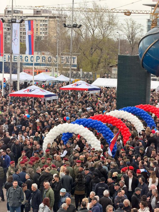 Милош Цветиновић tweet media