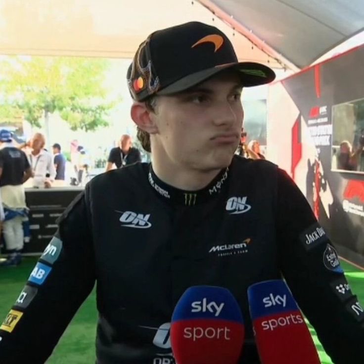 ₛₕₐ🏎️💨🙂↔️ tweet media