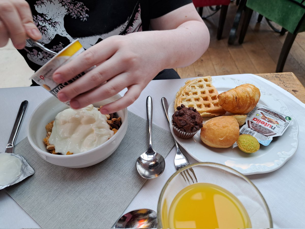 Kimsey Lane🇨🇭🇦🇷 tweet media