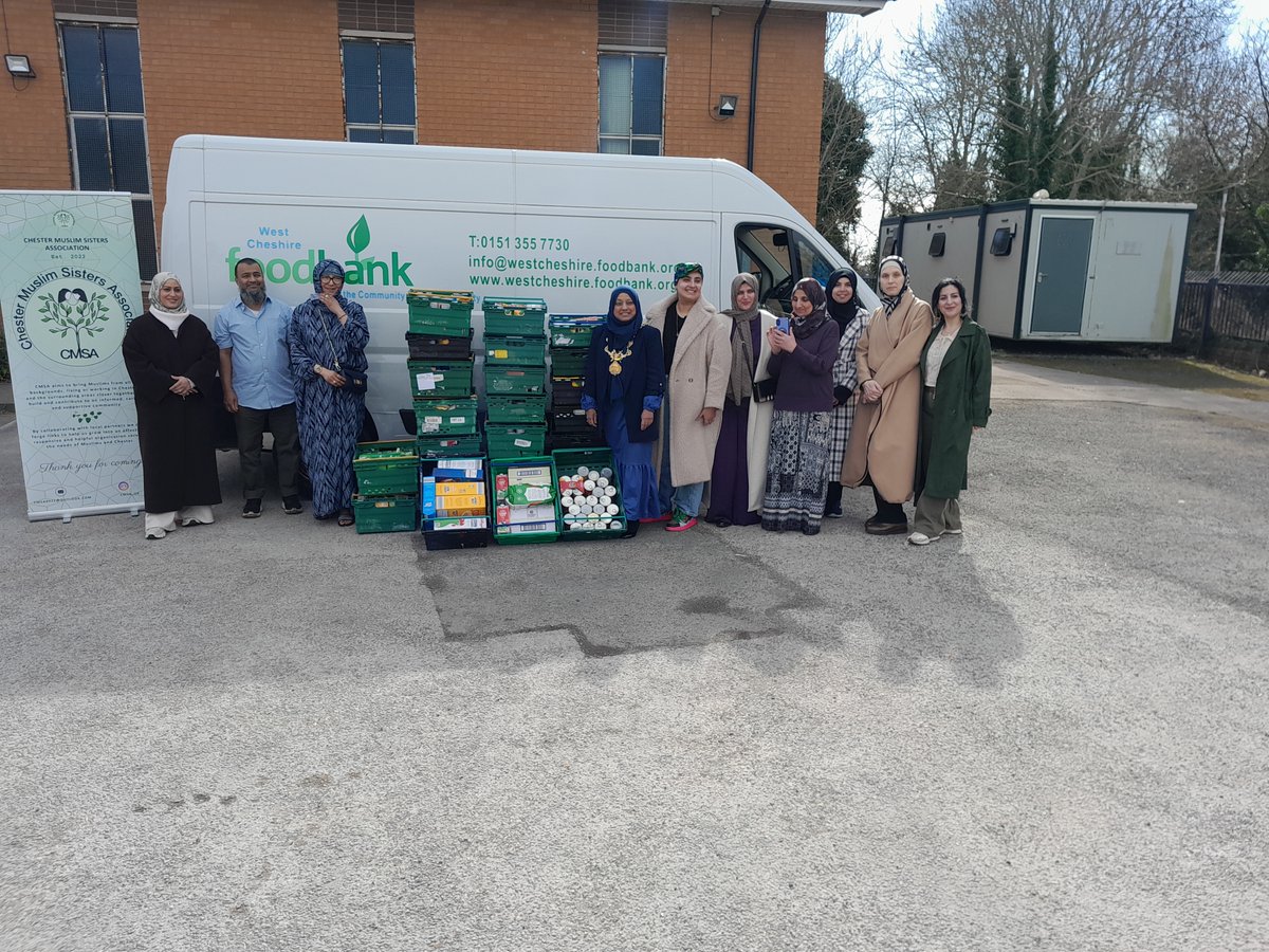MayorChester's tweet image. This week I was delighted to help with the CMSA Foodbank Collection. Volunteers who dedicate their time to helping the vulnerable are part of what makes Chester great.

It was incredibly rewarding to spend time helping out where I could.

#Chester #CMSA #Foodbank #Volunteering
