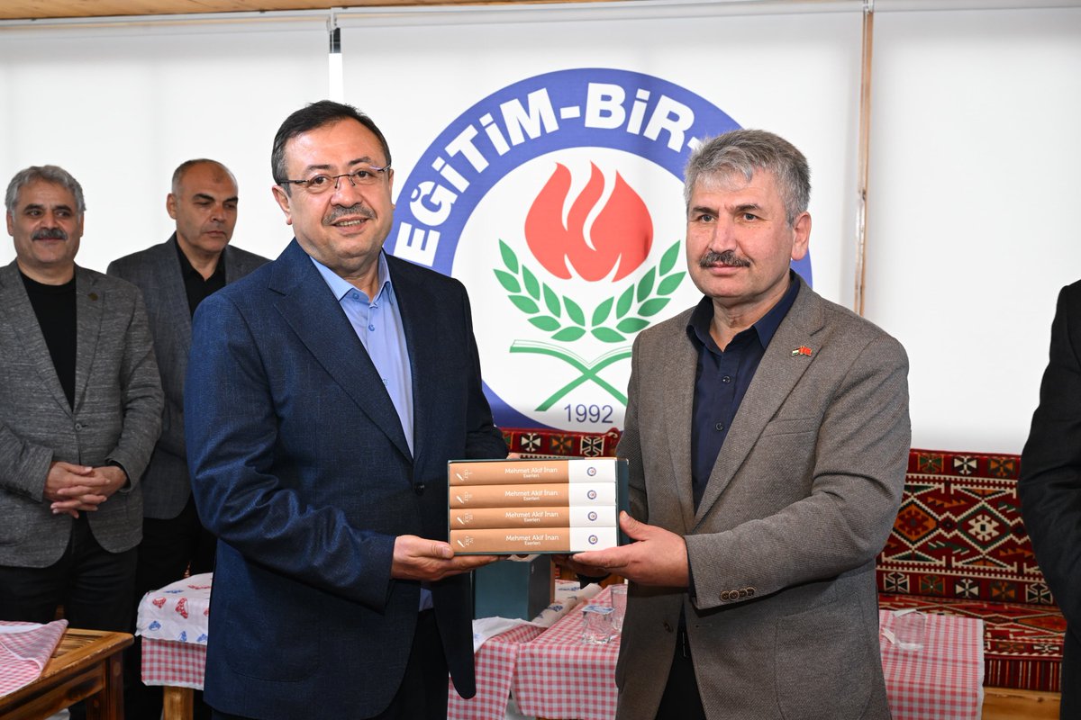 Valimiz Sayın Seddar Yavuz (<a href="/SeddarYavuz/">Seddar Yavuz</a>) ve Büyükşehir Belediye Başkanımız Sayın Sami Er (<a href="/samiermbb/">Sami Er</a>) ile birlikte, Memur-Sen Malatya Şube Başkanlığı tarafından düzenlenen programda kıymetli eğitimcilerimiz ve STK temsilcilerimizle bir araya geldik.

Bayramın birlik ve