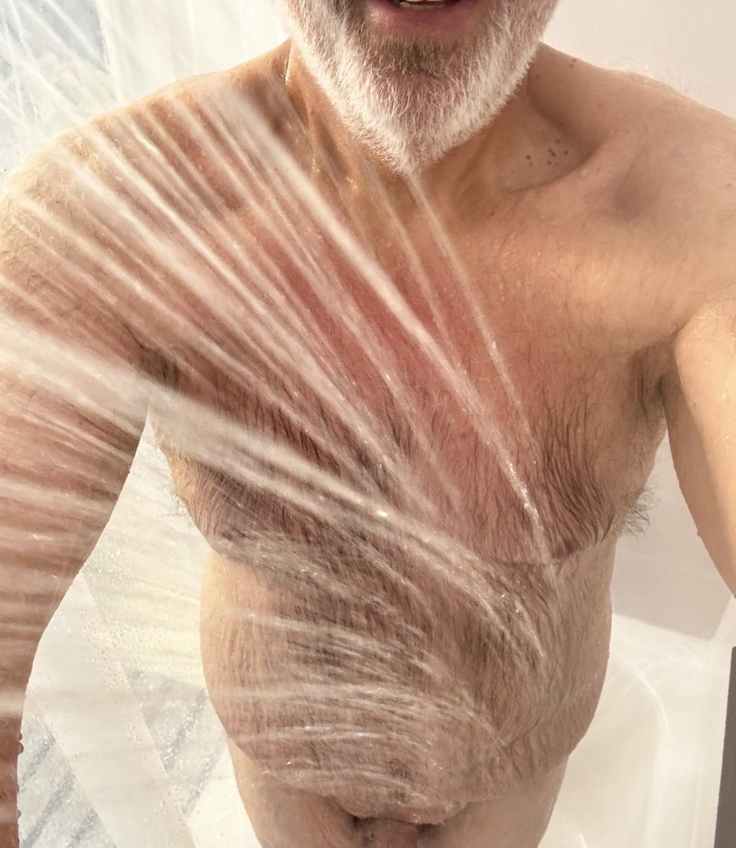 Steamy shower Sunday… is that a thing ???