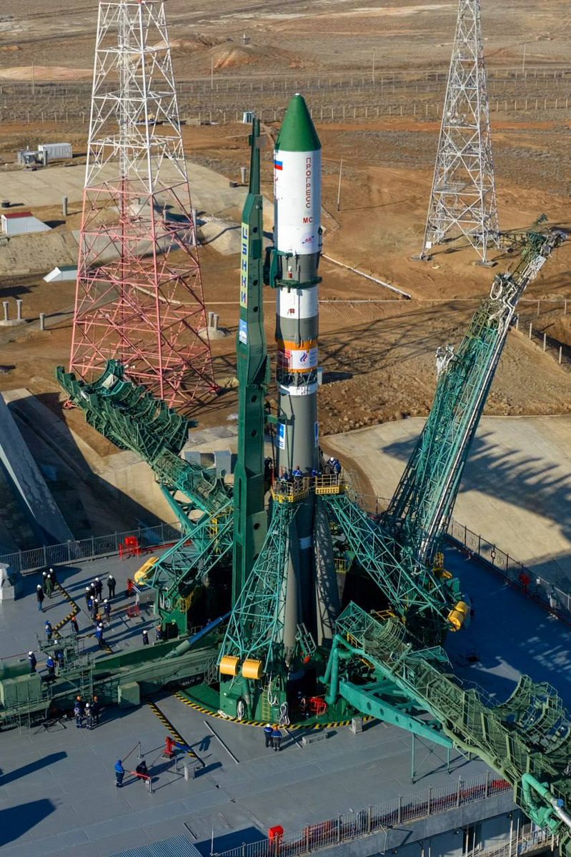 SpaceNosey's tweet image. En una hora se lanzará la misión Pregress MS-33 de reabastecimiento a la #ISS.

Con este despegue la plataforma 31/6 volverá a estar operativa tras de unos meses después del incidente.

Parece que el cohete lleva varios anuncios publicitarios.