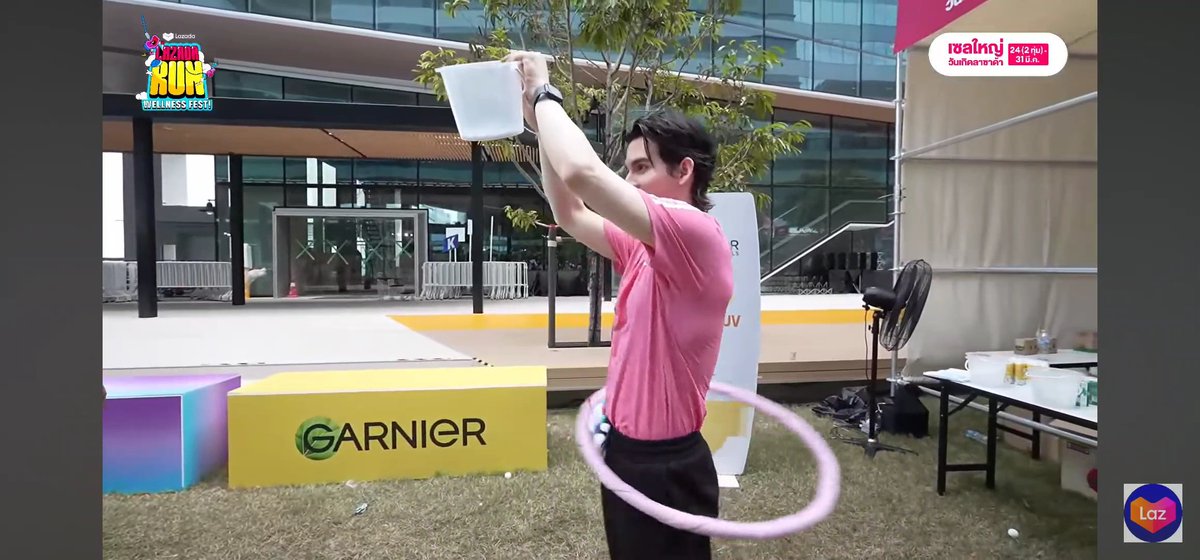 <a href="/LazadaTH/">Lazada Thailand</a> วันเกิดพี่ลาซทั้งที จะให้ซื้อของธรรมดาก็ไม่ได้ เป้าหมายที่เล็งไว้และอยากซื้อเป็นของขวัญให้ตัวเองสุดๆ ตอนนี้คือ "Samsung Galaxy S26 Ultra" เหตุผลหลักๆ เลยคือเครื่องเก่าสภาพร่อแร่มาก เวลามอสแบงค์มาไลฟ์สดคือท้อแท้สุดๆ

Lazada Run Wellness Fest
#LZDRunWellnessFest  #MosBank