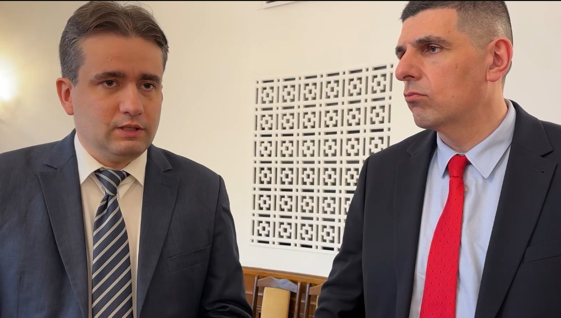 Все тая tweet media