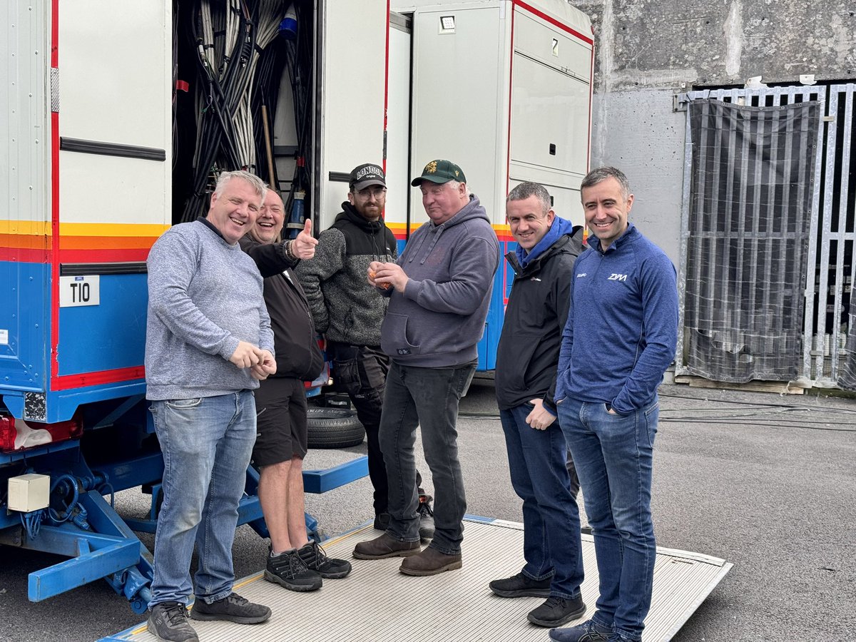 Maidhcí tweet media