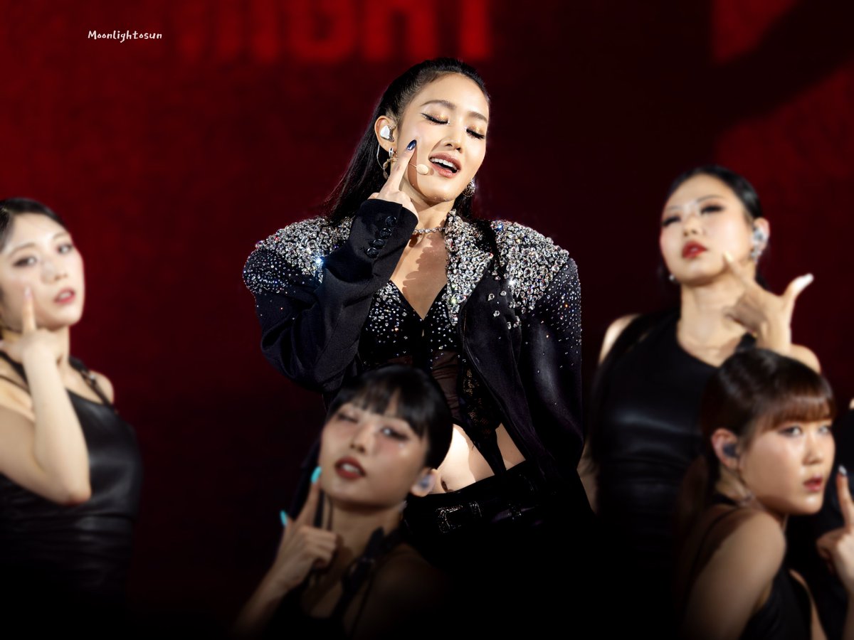 𝙁𝙚𝙖𝙩𝙝𝙚𝙧.𝙑 tweet media