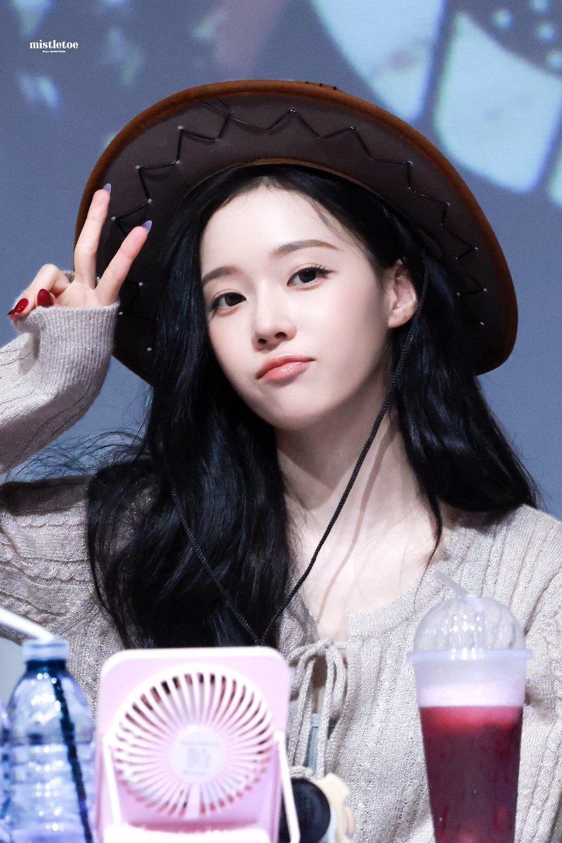 Winter #윈터 tweet media