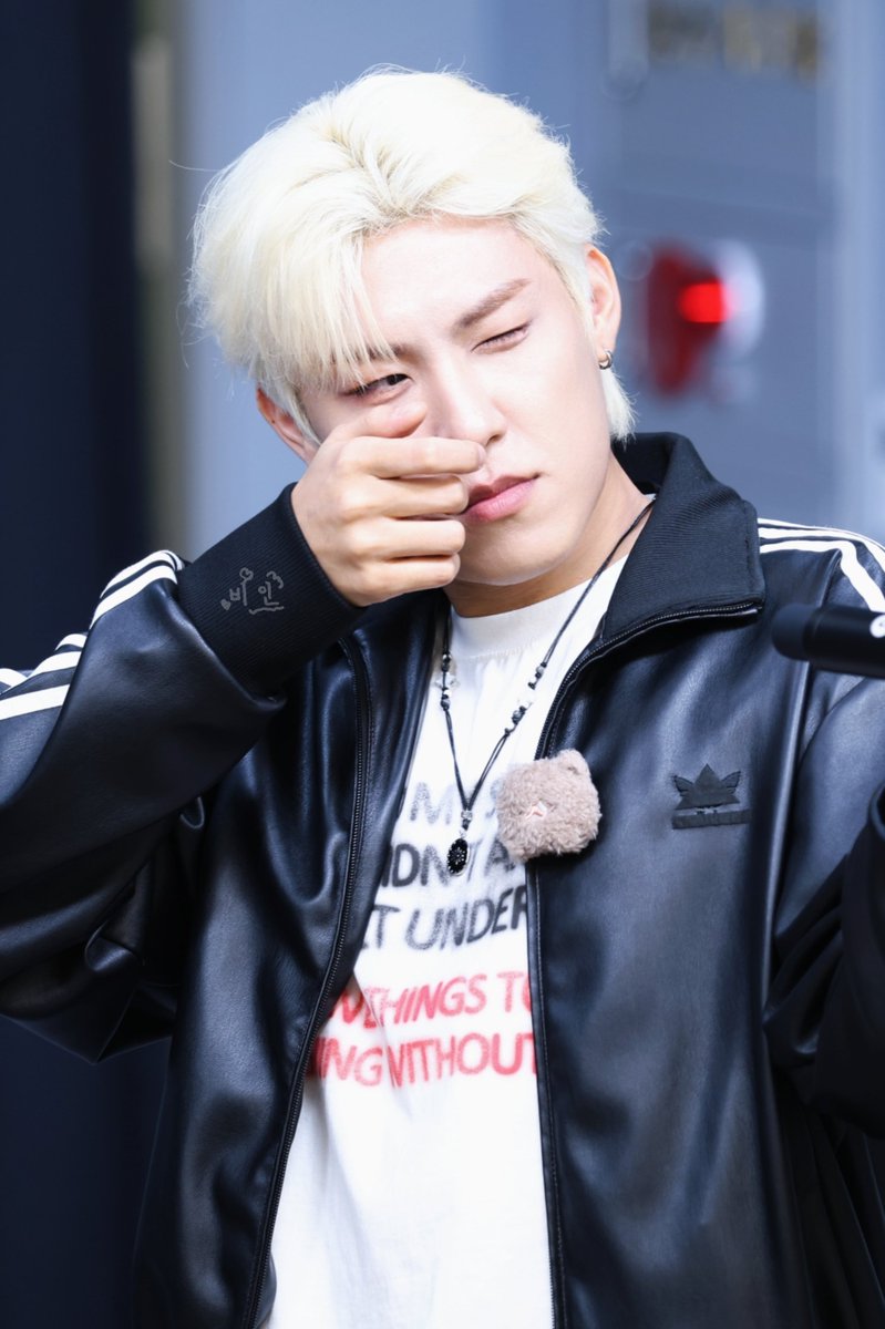 😇🔫🔫🔫
260322 #박우진 #PARKWOOJIN #AB6IX