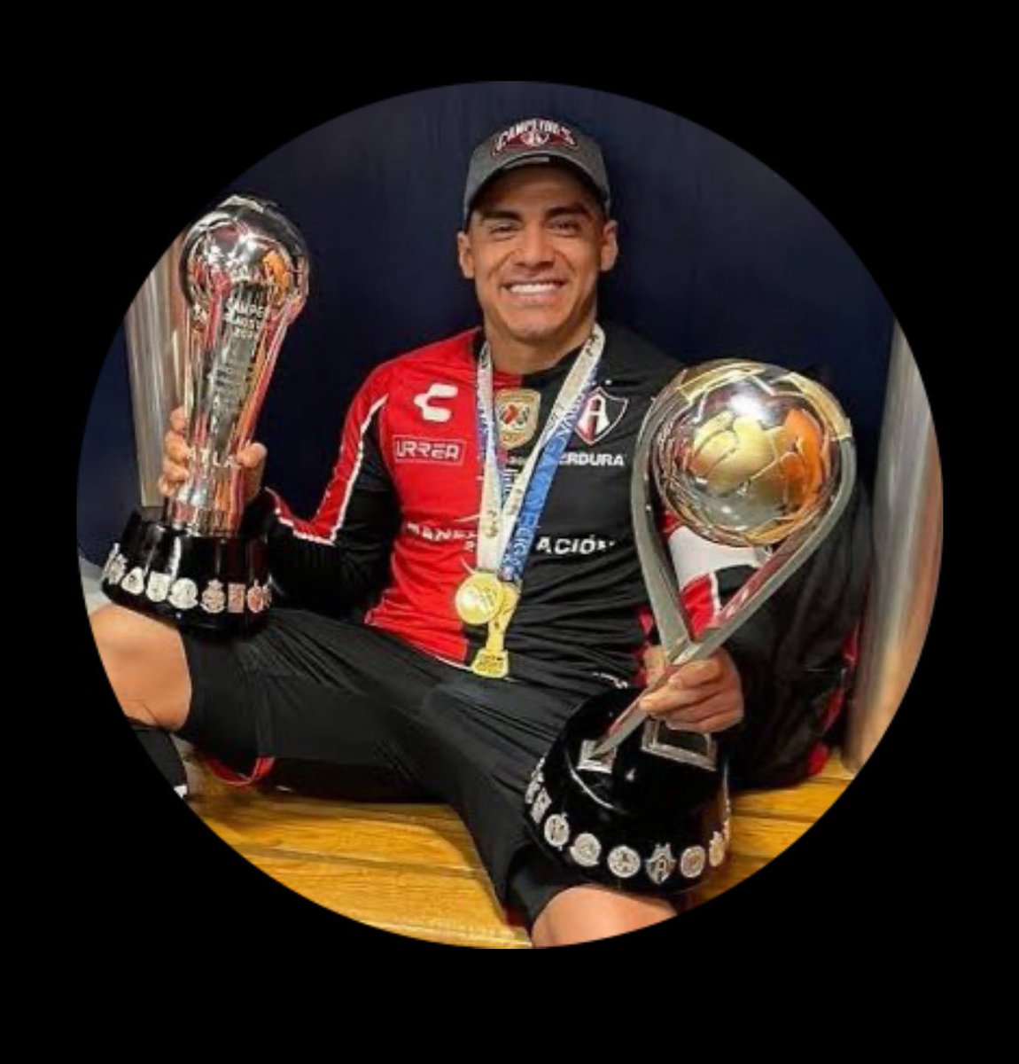 El súper atlismo en un tuic, lo puteo pero lo tengo de perfil y si me lo encuentro le pido foto